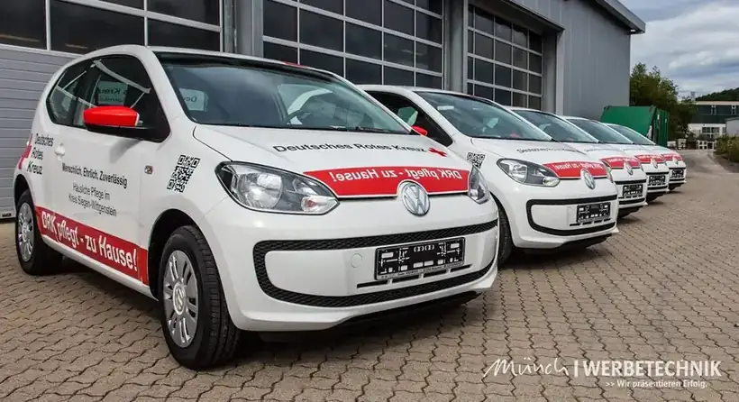 DRK VW up einzeln – Einsatz- & Sonderfahrzeuge von Münch Werbetechnik