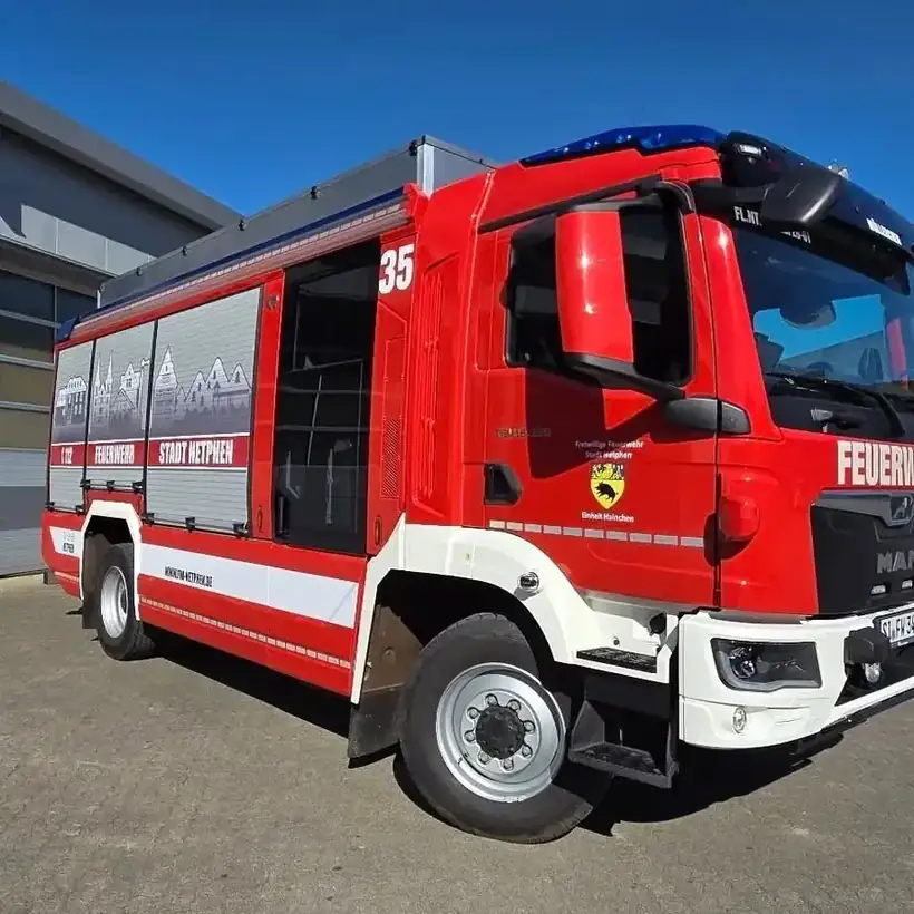 Feuerwehr Löschfahrzeug Stadt Netphen – Einsatz- & Sonderfahrzeuge von Münch Werbetechnik Siegen