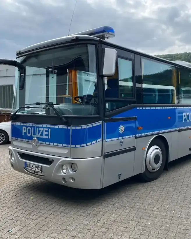 Polizeibus Seitenansicht – Einsatz- & Sonderfahrzeuge von Münch Werbetechnik Siegen