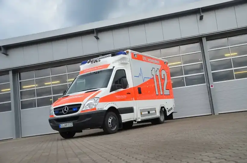 Rettungswagen Mercedes Sprinter – Einsatz- & Sonderfahrzeuge von Münch Werbetechnik Siegen