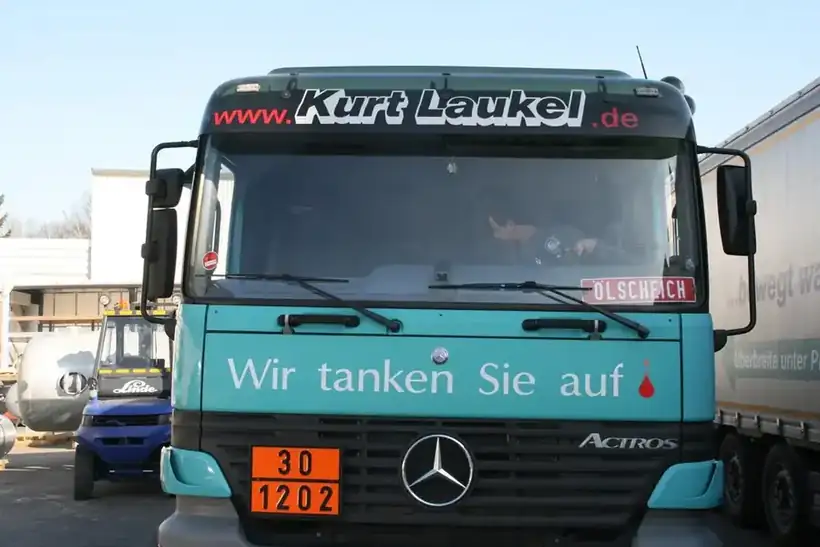LKW Kurt Laukel Front – Fahrzeugbeschriftung von Münch Werbetechnik Siegen