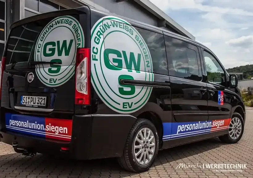 Transporter FC Grün-Weiß Siegen – Fahrzeugbeschriftung von Münch Werbetechnik Siegen