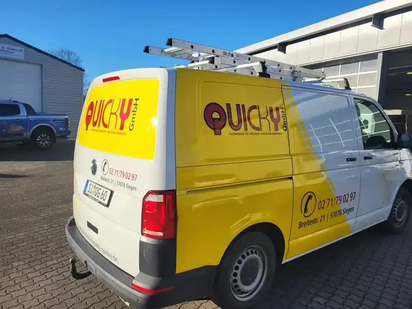 Transporter Quickly gelb – Fahrzeugbeschriftung von Münch Werbetechnik Siegen