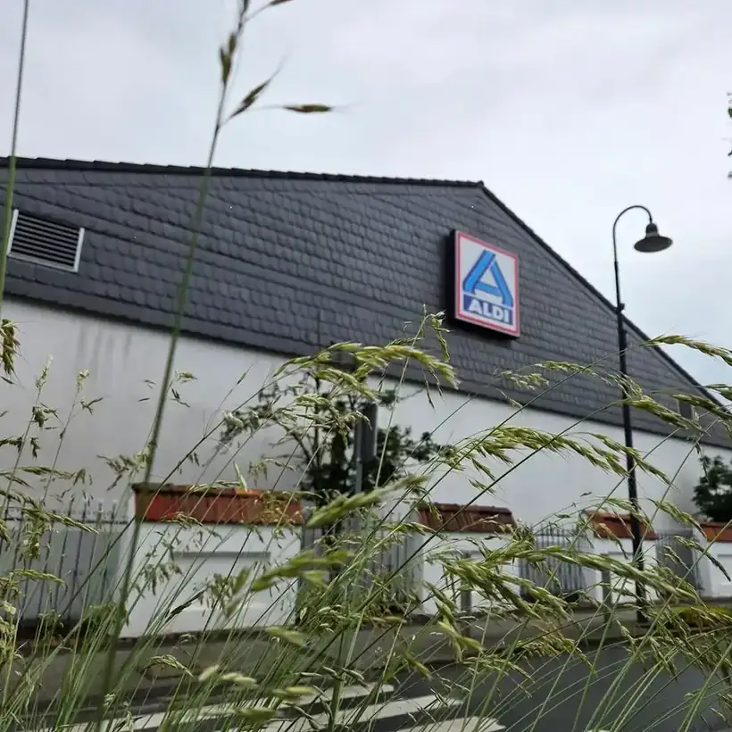 ALDI Leuchtkasten Fassade – Licht- & Außenwerbung von Münch Werbetechnik Siegen