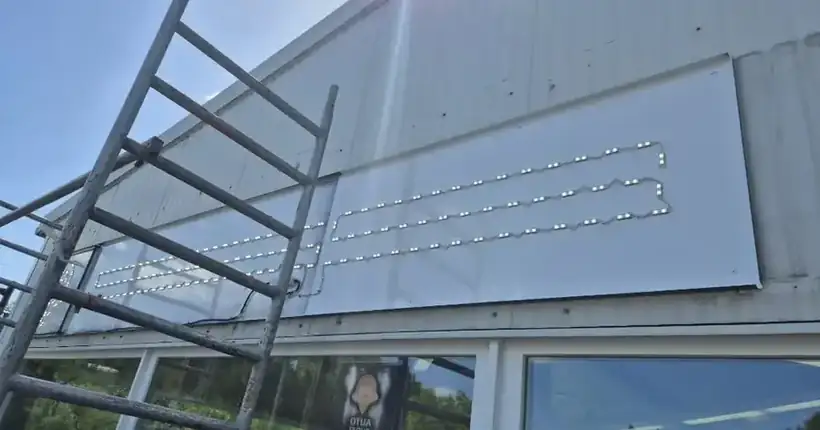 LED-Leuchtkasten Montage – Licht- & Außenwerbung von Münch Werbetechnik Siegen