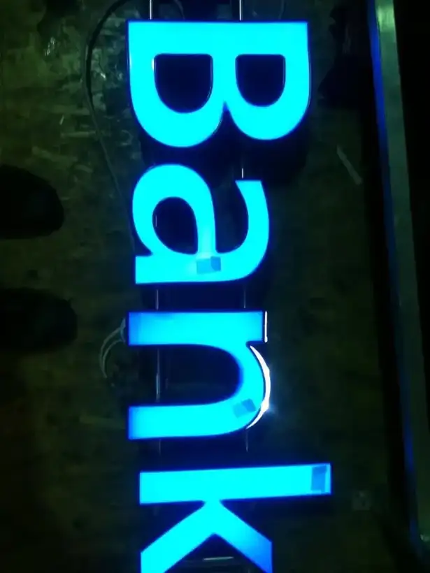Leuchtbuchstaben Bank – Licht- & Außenwerbung von Münch Werbetechnik Siegen