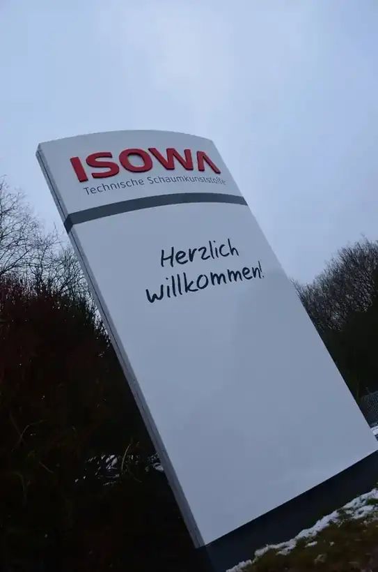 Pylon ISOWA – Licht- & Außenwerbung von Münch Werbetechnik Siegen