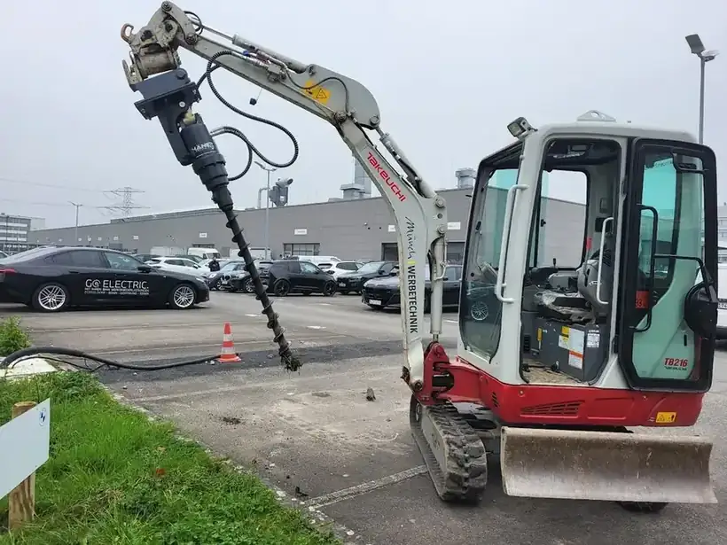 Minibagger mit Anbaugerät – Maschinen & Anlagen von Münch Werbetechnik