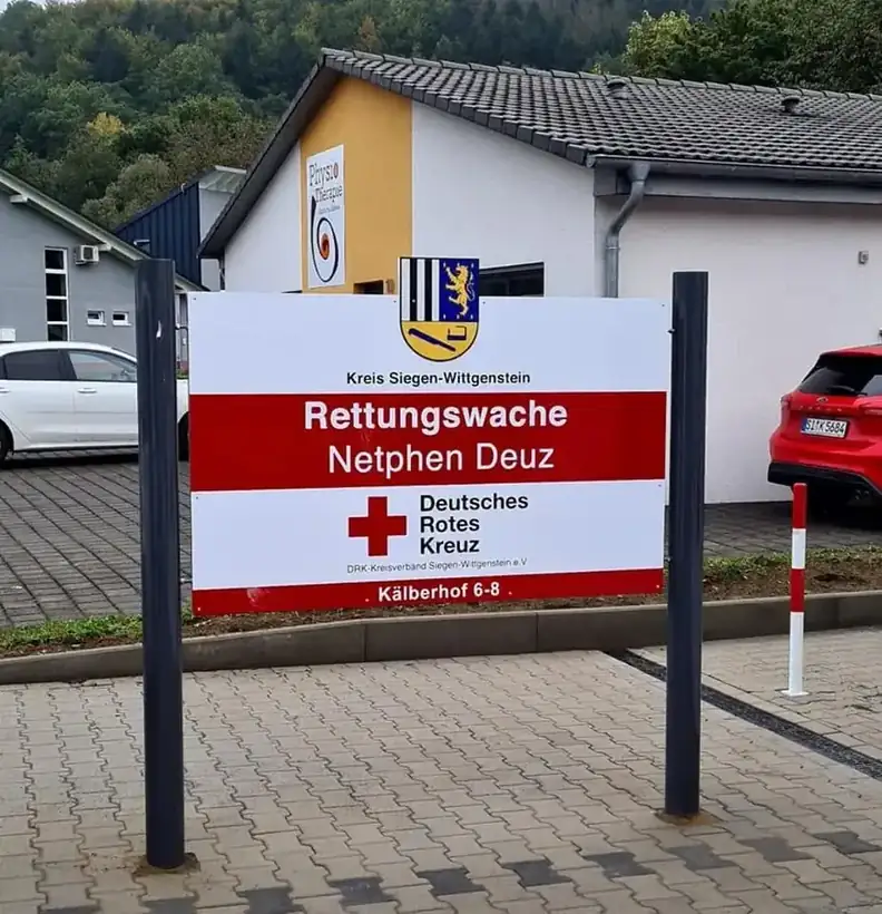 Schild Rettungswache DRK – Schilder & Leitsysteme von Münch Werbetechnik Siegen